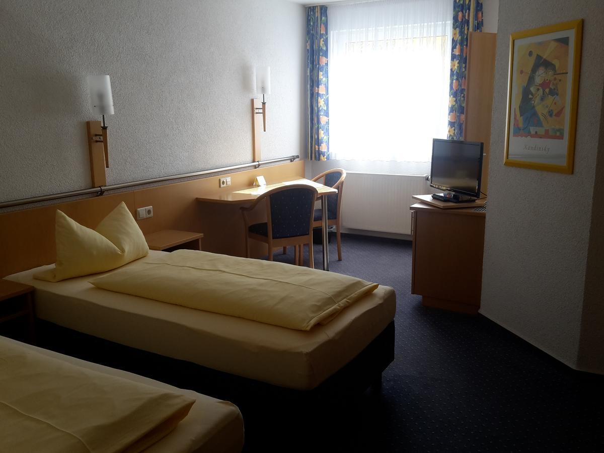 Motel Am Highway Althengstett Ngoại thất bức ảnh