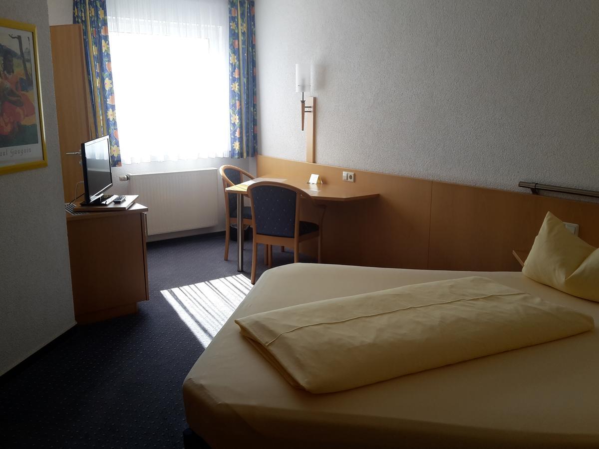 Motel Am Highway Althengstett Ngoại thất bức ảnh